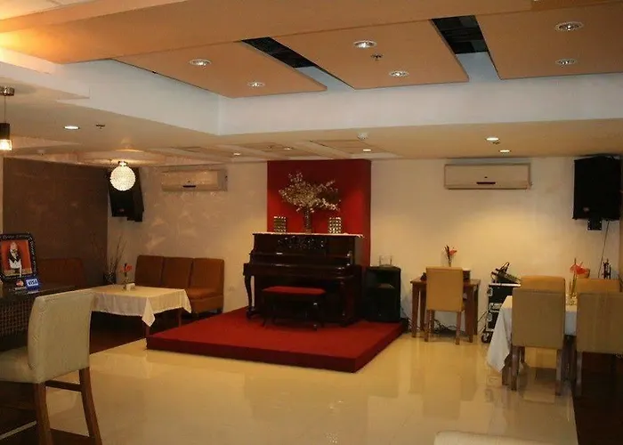 Oyo 456 Festive 2*