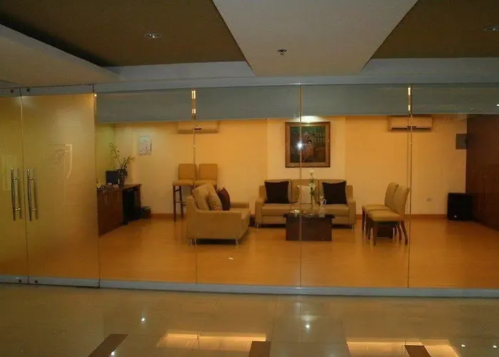 Oyo 456 Festive Hotel Manille